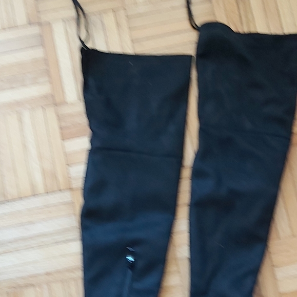 Boots - Picture 2 of 4